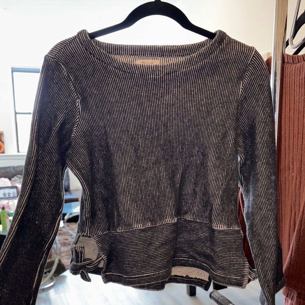 Chic Black Ribbed Sweater